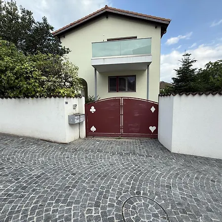 Bb Queens Bed & Breakfast Losone